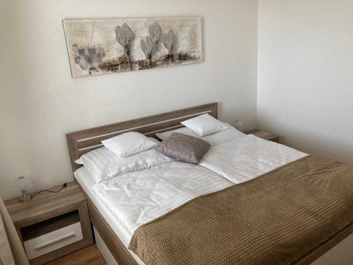 Apartmany Rubin Nesvady Luaran gambar