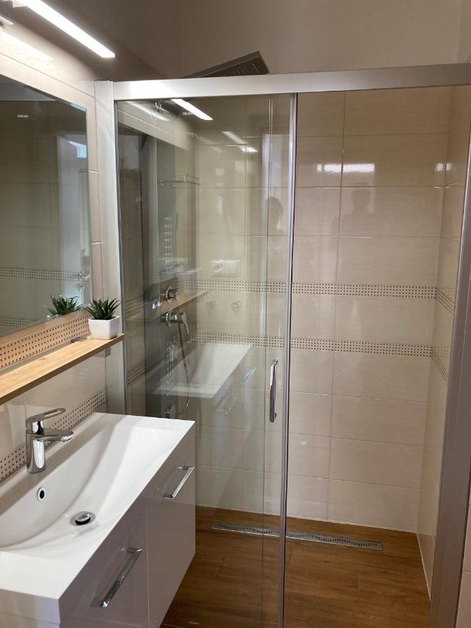 Apartmany Rubin Nesvady Luaran gambar
