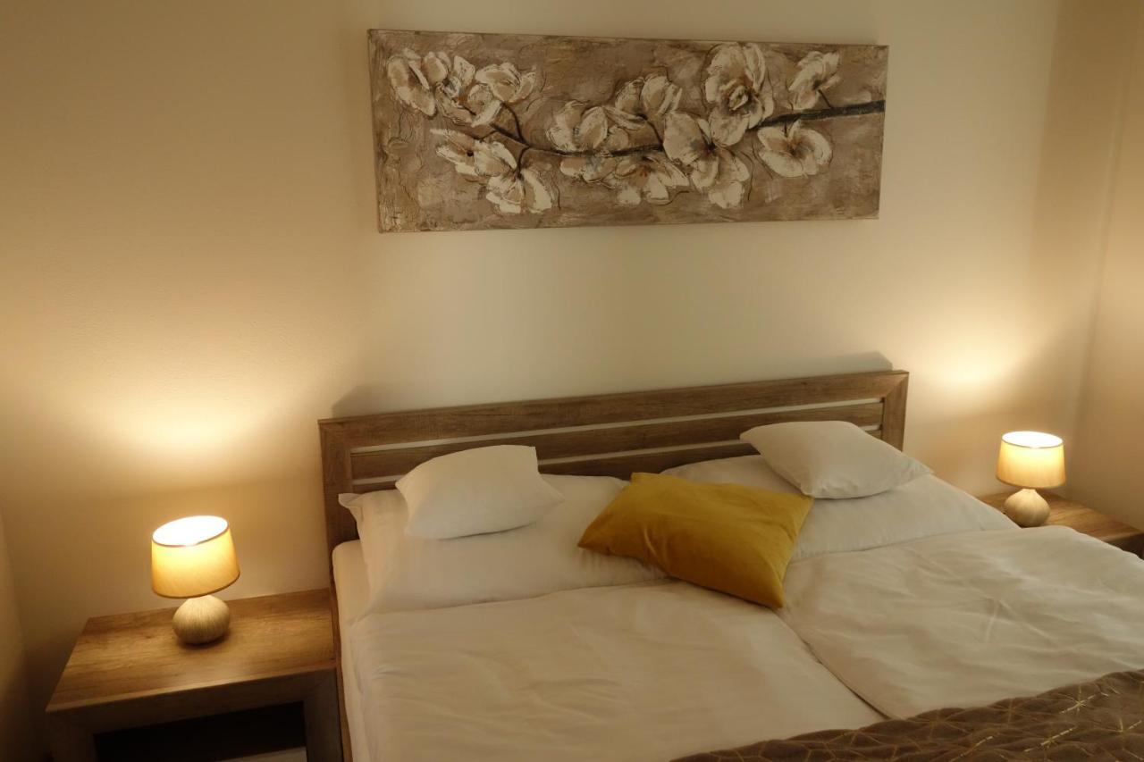 Apartmany Rubin Nesvady Luaran gambar