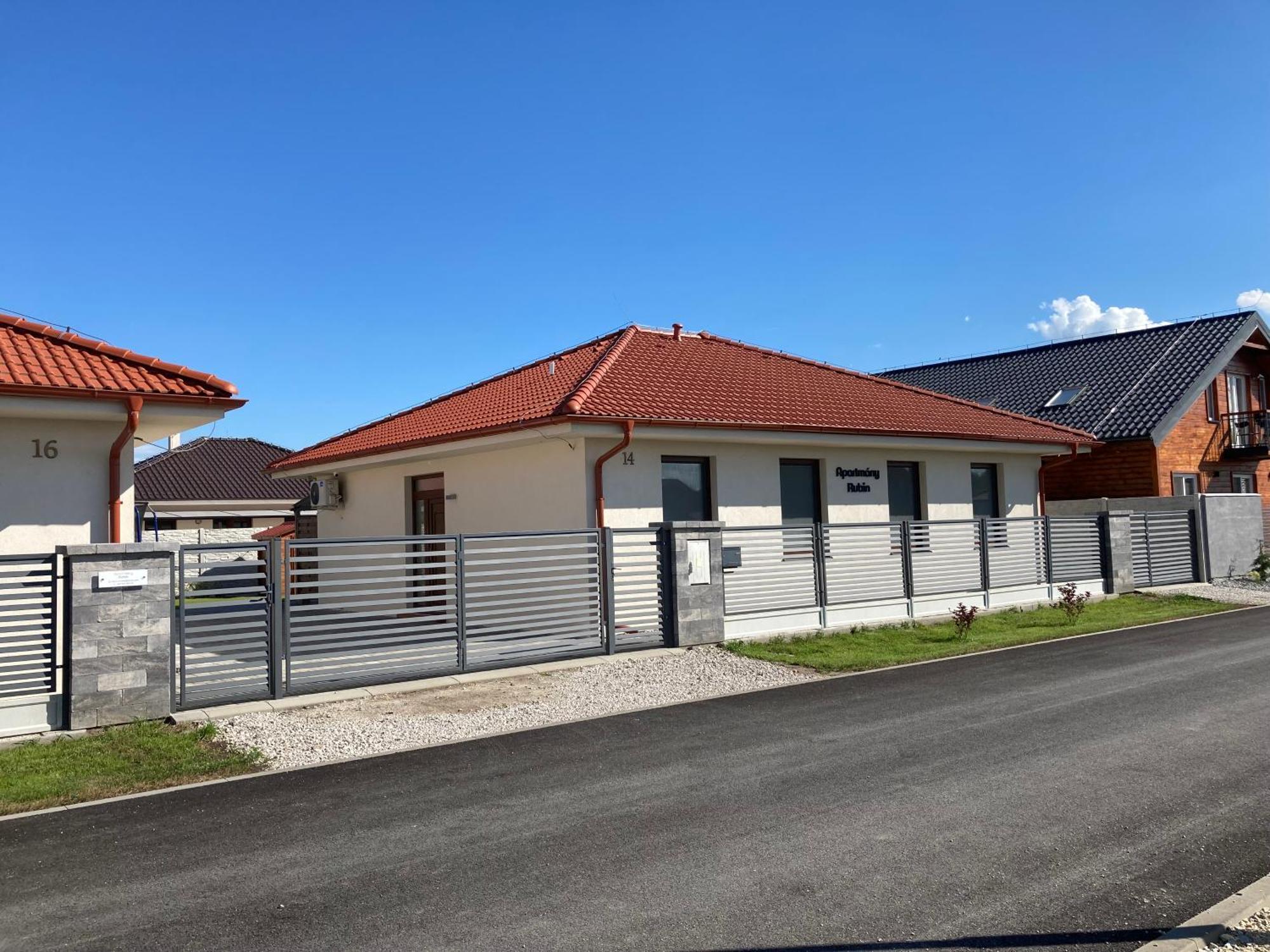 Apartmany Rubin Nesvady Luaran gambar