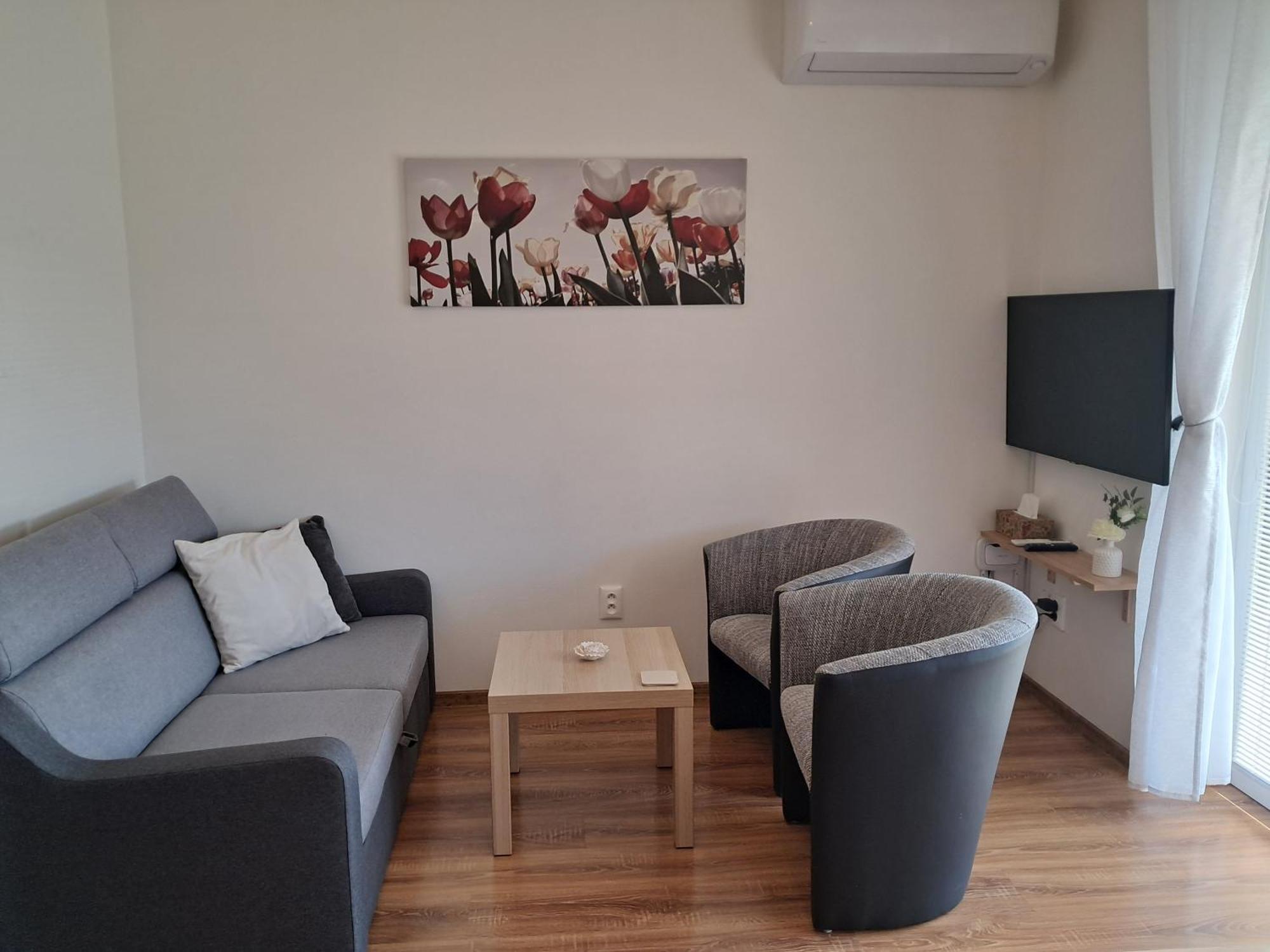 Apartmany Rubin Nesvady Luaran gambar