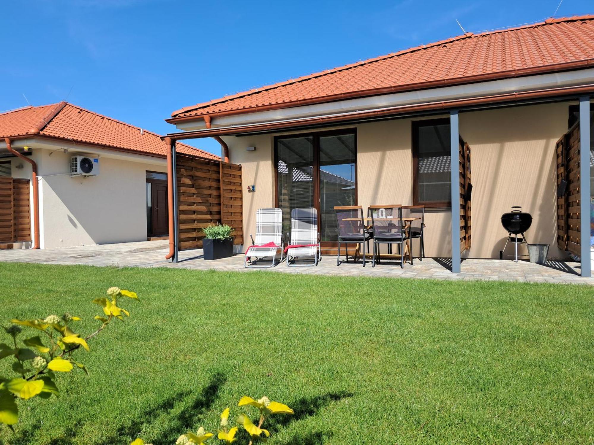 Apartmany Rubin Nesvady Luaran gambar